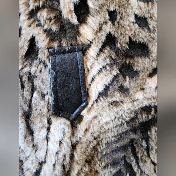 Steve Madden Women's Animal Print Coat with Button Magnetic Snaps Size Large - Picture 3 of 12